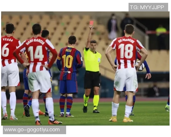 执法西超杯巴萨与毕巴的主裁谈责任与骄傲的双重挑战 执法西超杯巴萨与毕巴的主裁谈责任与骄傲的双重挑战