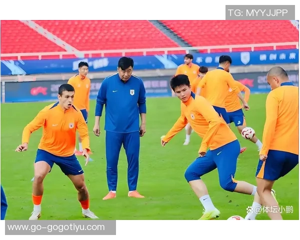 泰山队新任代理主教练确定为助教唐田将与谢文共同出席发布会