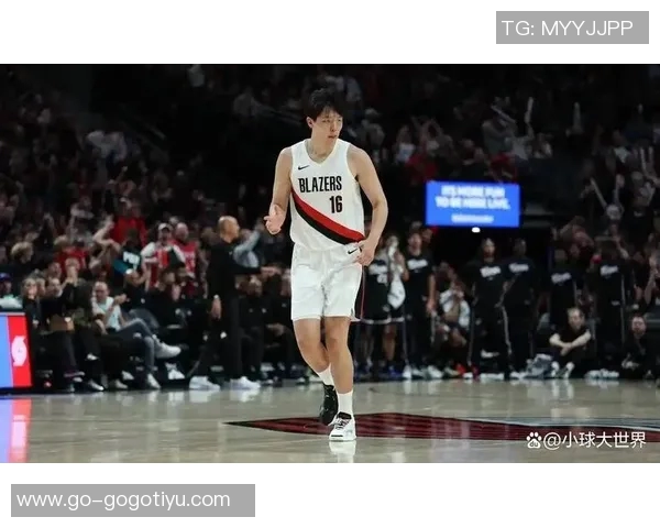 开拓者与76人激战上半场杨瀚森未登场卡马拉砍下17分助队追分