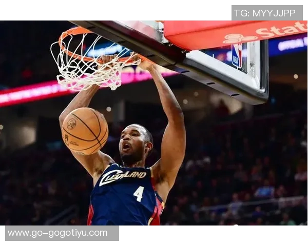 小莫布里半场表现出色7投3中贡献11分3篮板2助攻2盖帽